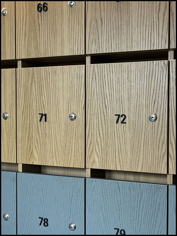 Cassette Postali Verticali in Legno